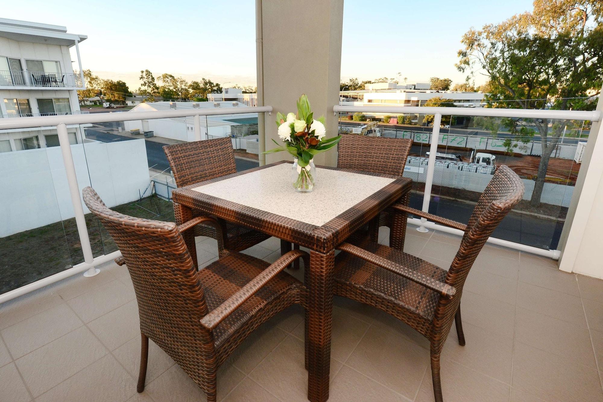 Oaks Moranbah Suites Exterior foto
