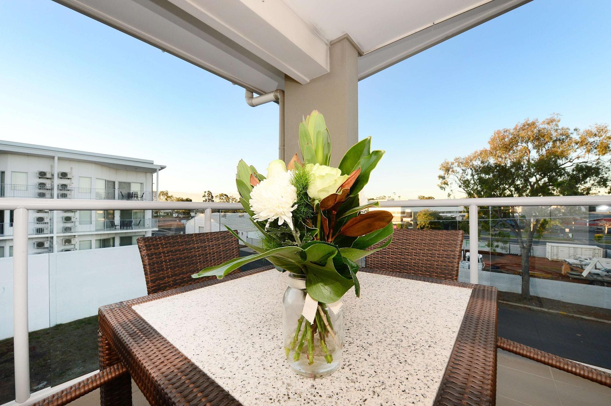 Oaks Moranbah Suites Exterior foto